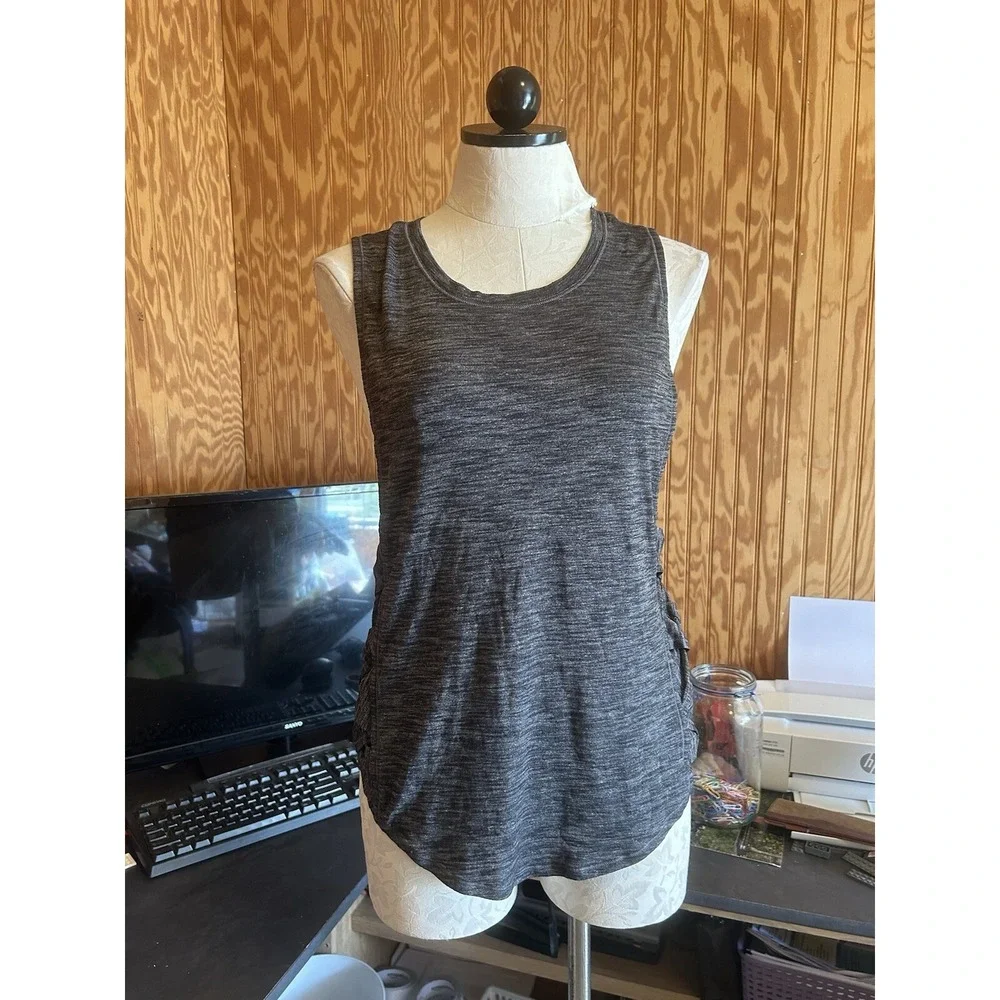 Lululemon Var-City Crisscross Side Tank, Heathered Black &‎ Gray Size 6??